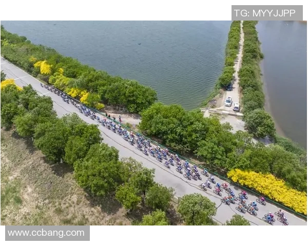 2025中国公路自行车职业联赛暨环云南公路自行车赛揭幕站丽江开赛